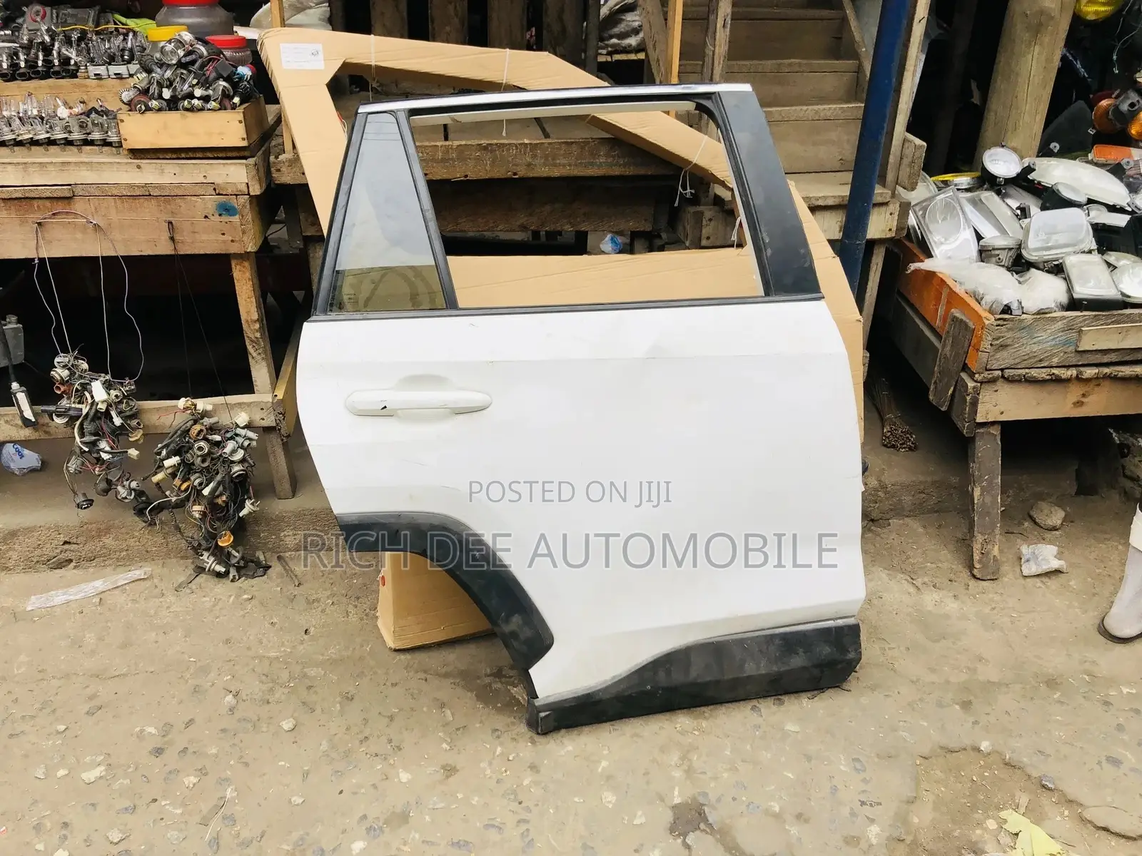 Rav 4 2020 Back Door Passenger Side Complete