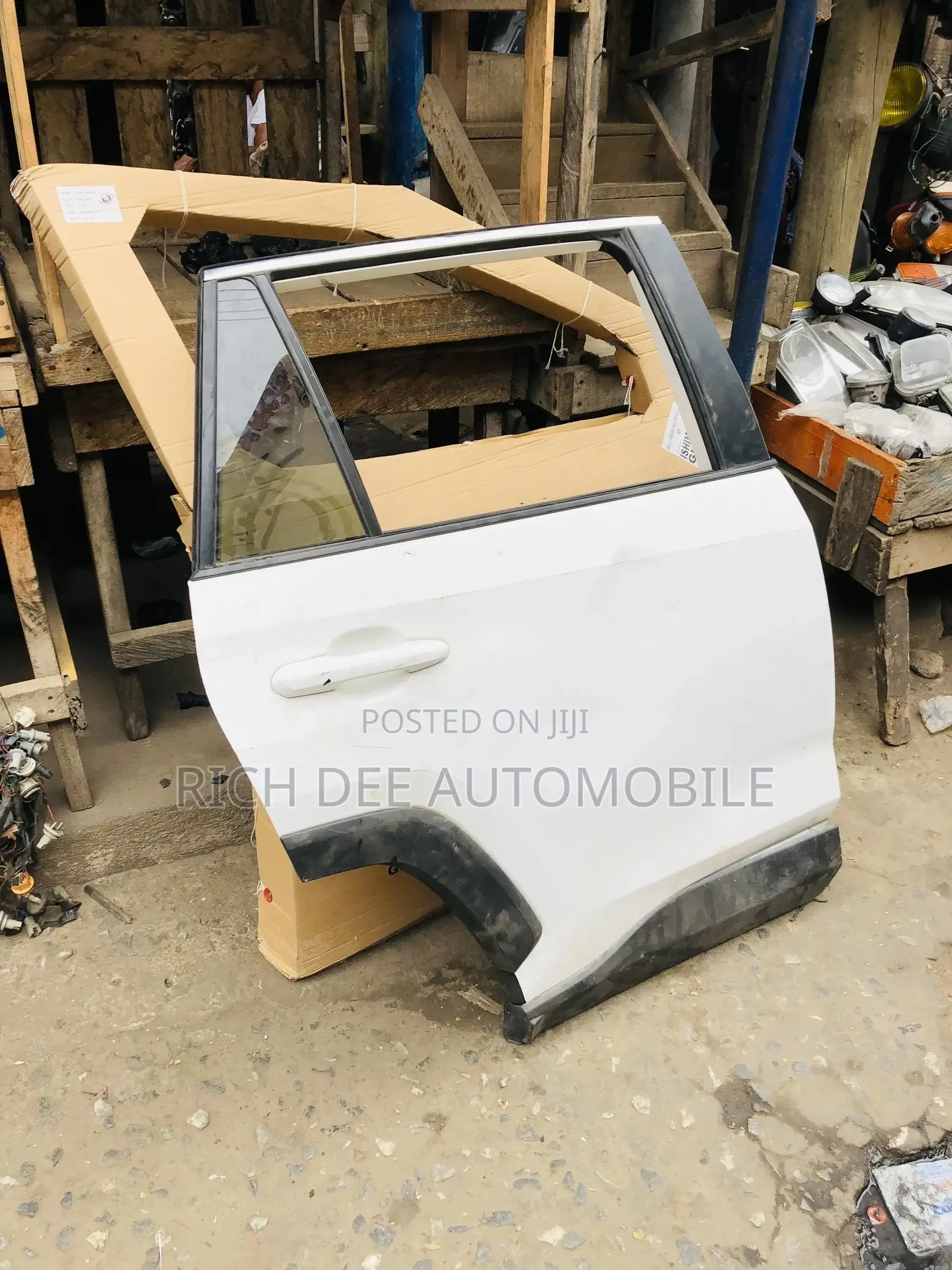 Rav 4 2020 Back Door Passenger Side Complete