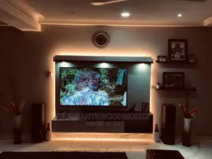 Raf TV Decor