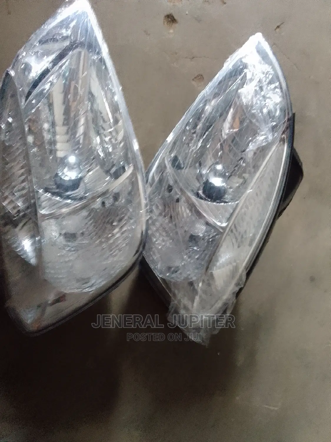 Kia Rio 5 Headlight Pair.