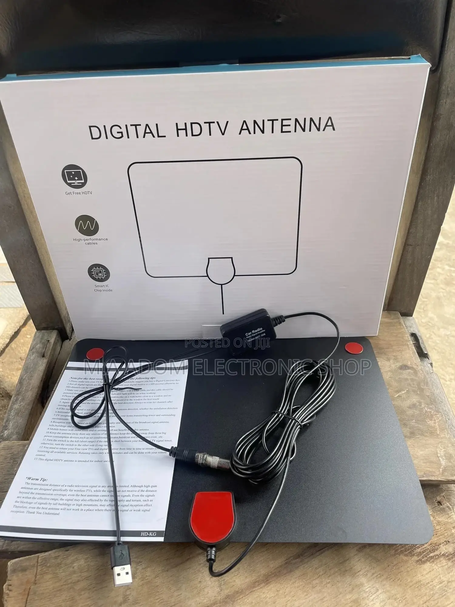 Free to Air High Signal Indoor Digital Antenna With a Boos