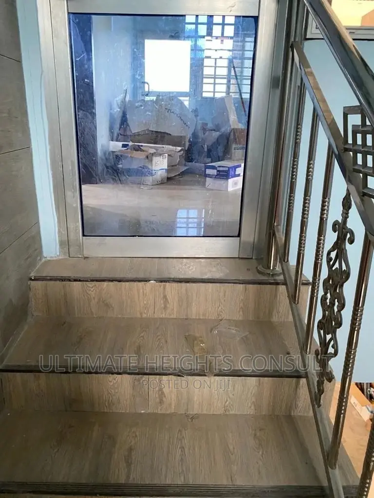 10bdrm Mansion in Anaji, Takoradi for Sale