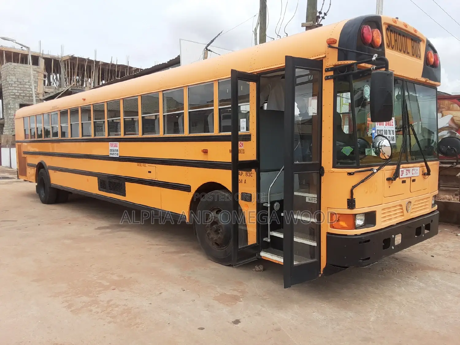 Bus 2013 Yellow