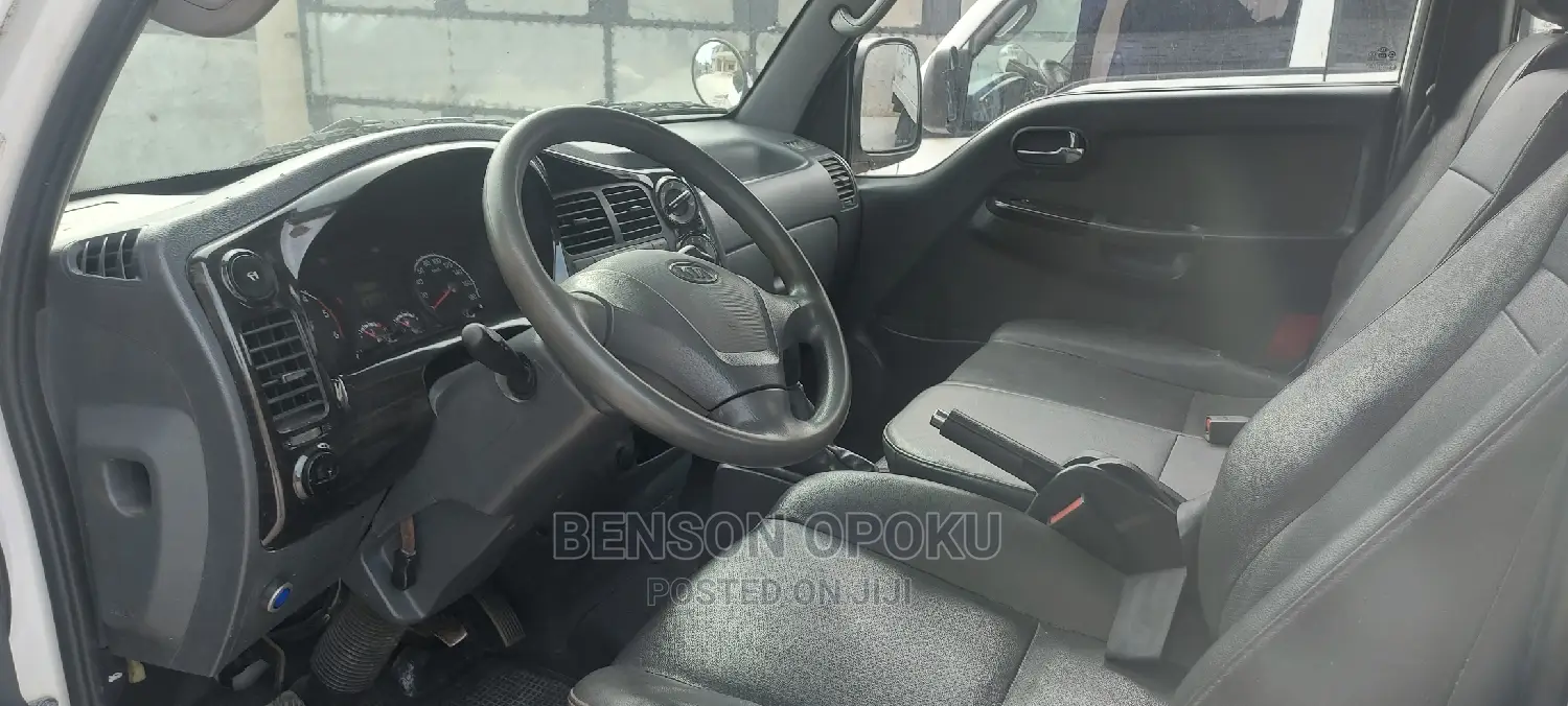 Kia Bongo 3 With Craine