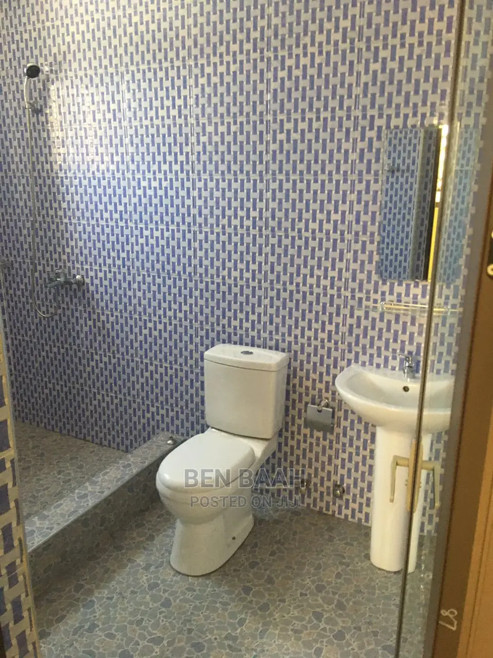 3bdrm Block of Flats in Ben Properties, Accra Metropolitan for sale
