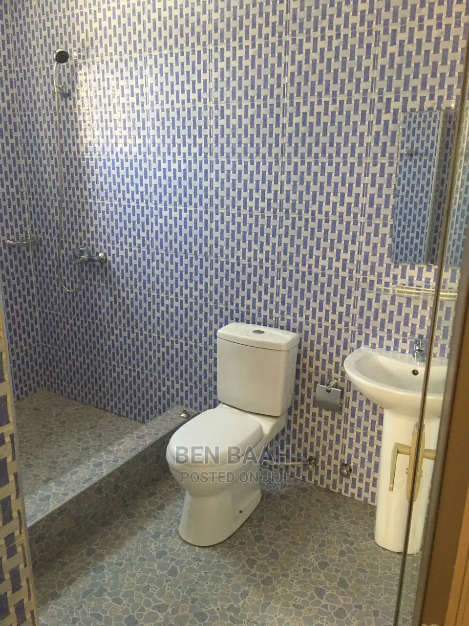 3bdrm Block of Flats in Ben Properties, Accra Metropolitan for sale