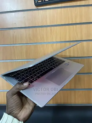 Laptop HP EliteBook 1030 8GB Intel Core i5 SSD 256GB