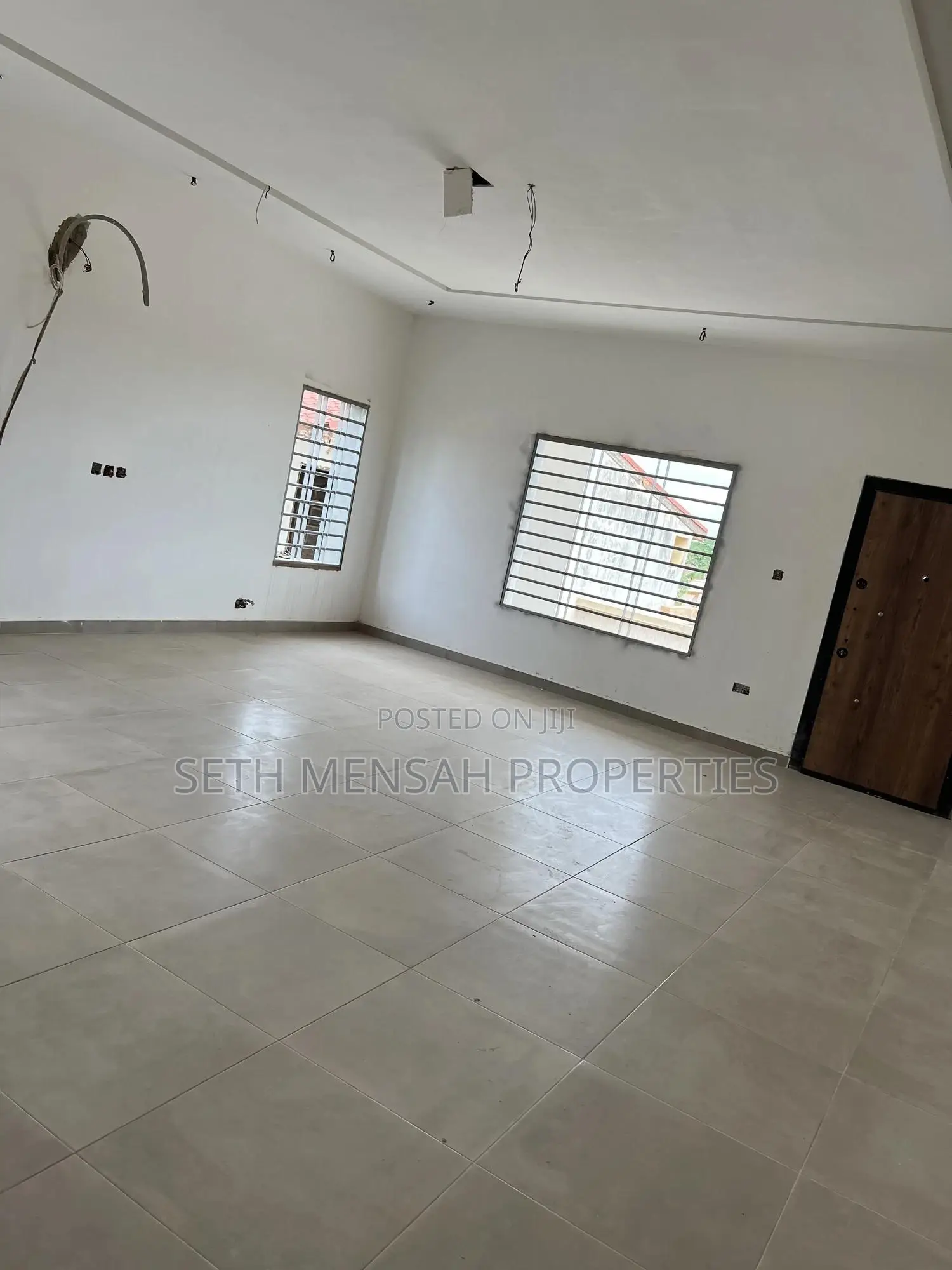 4bdrm House in Close to Mine Road 4 for Sale