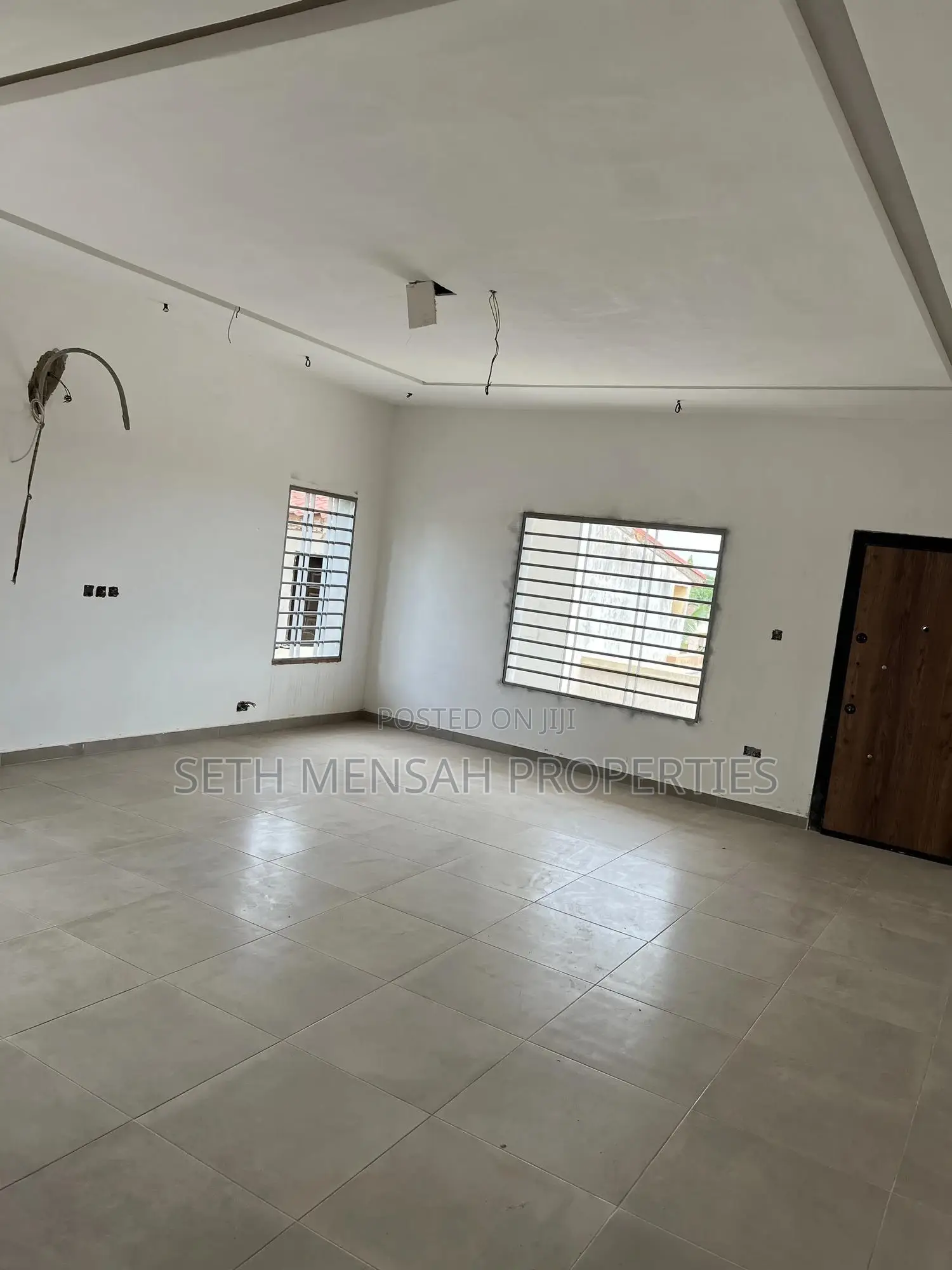 4bdrm House in Close to Mine Road 4 for Sale