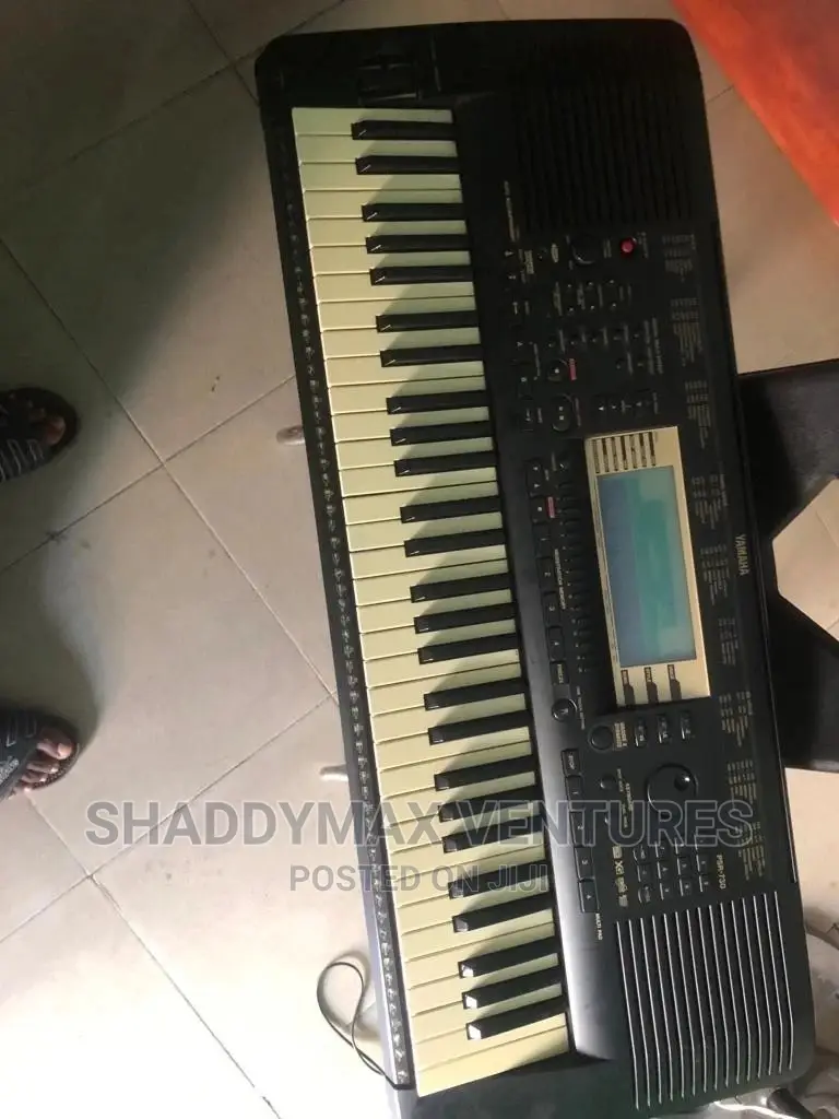 Yamaha PSR 730 Keyboard