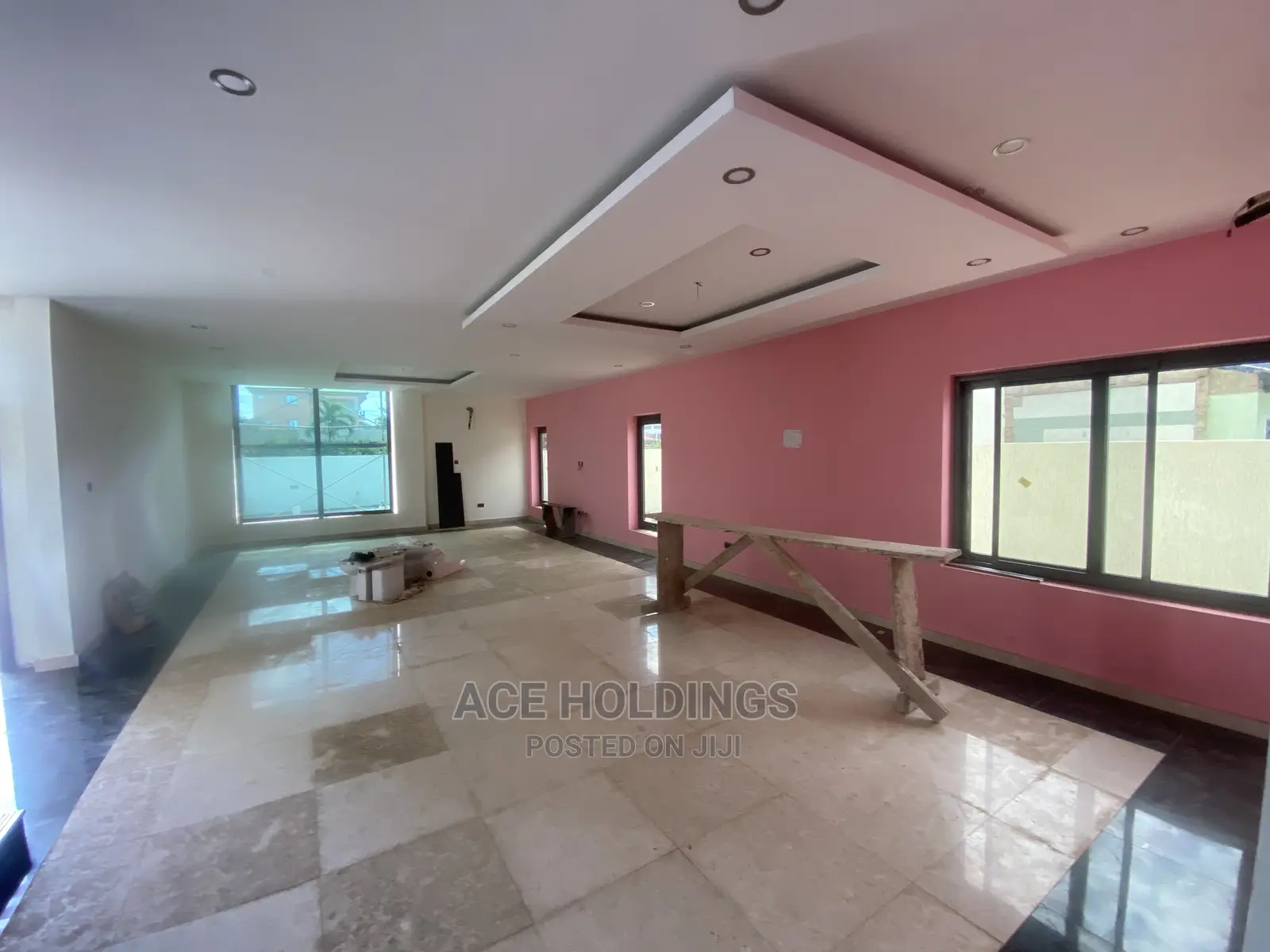 6bdrm Mansion in East Legon for sale