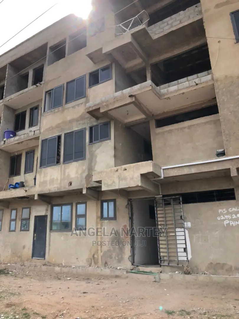 2bdrm Apartment in Community 16, Tema Metropolitan for sale