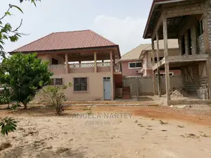 4bdrm House in Community 14- Emerfs, Tema Metropolitan for sale