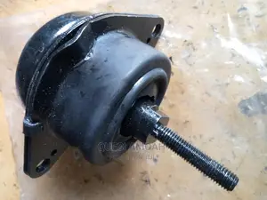 Photo - Ford Explorer.3L L4 Engine Motor Mount / Seat.