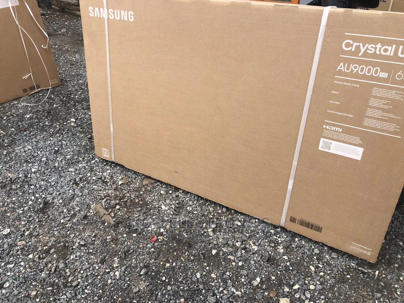 Elegant Samsung 65 Inches AU9000 Crystal UHD 4K Flat Smart