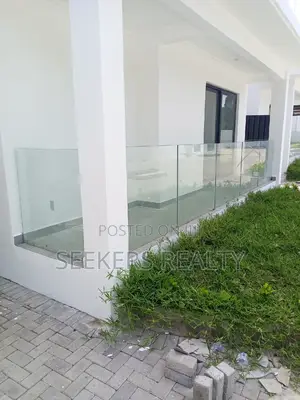 4bdrm Townhouse / Terrace in Seekers Realty, Cantonments for rent