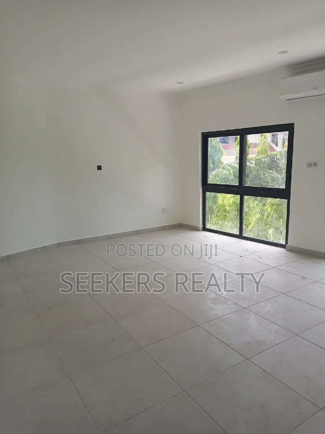 4bdrm Townhouse / Terrace in Seekers Realty, Cantonments for rent