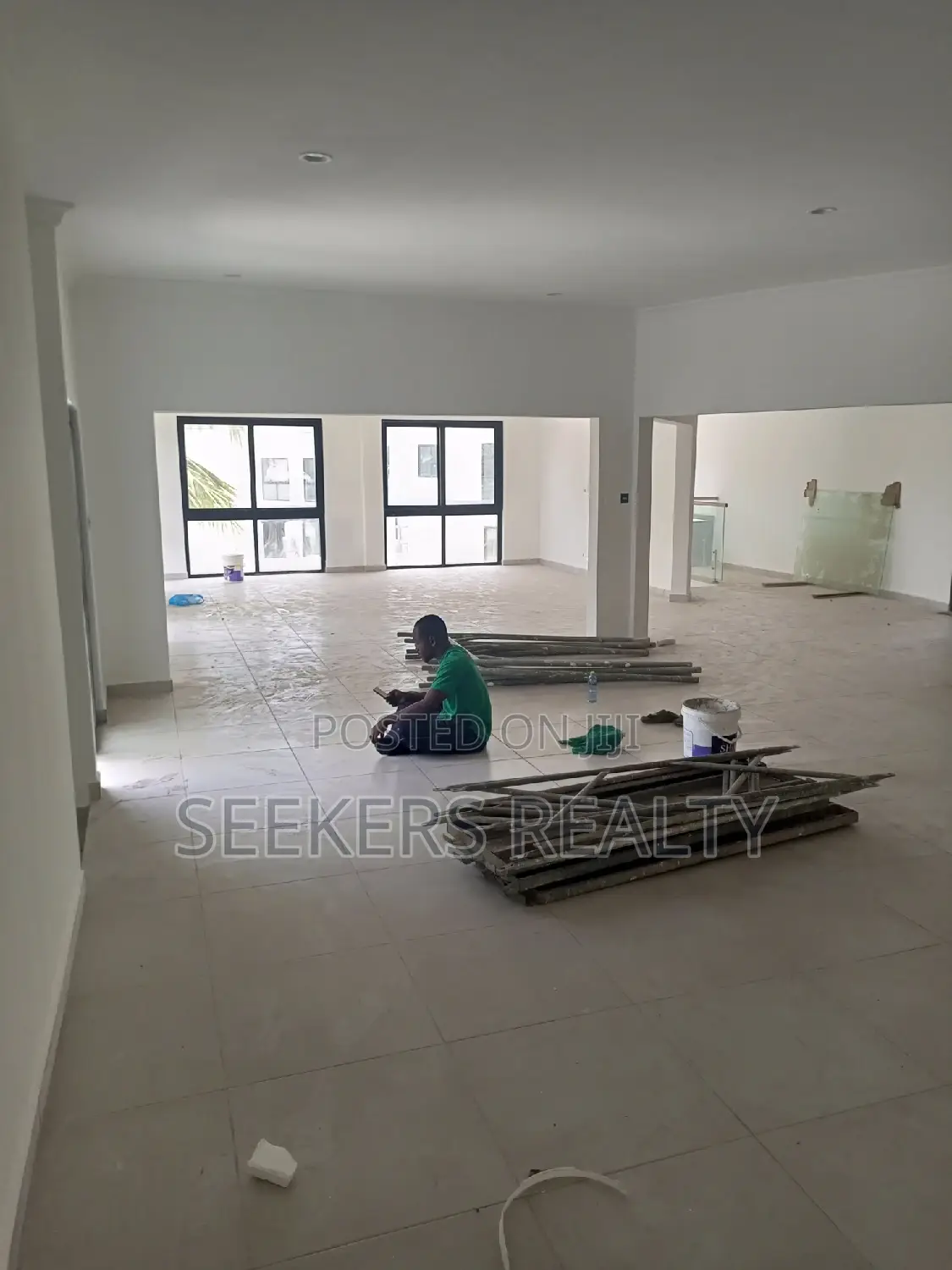 4bdrm Townhouse / Terrace in Seekers Realty, Cantonments for rent