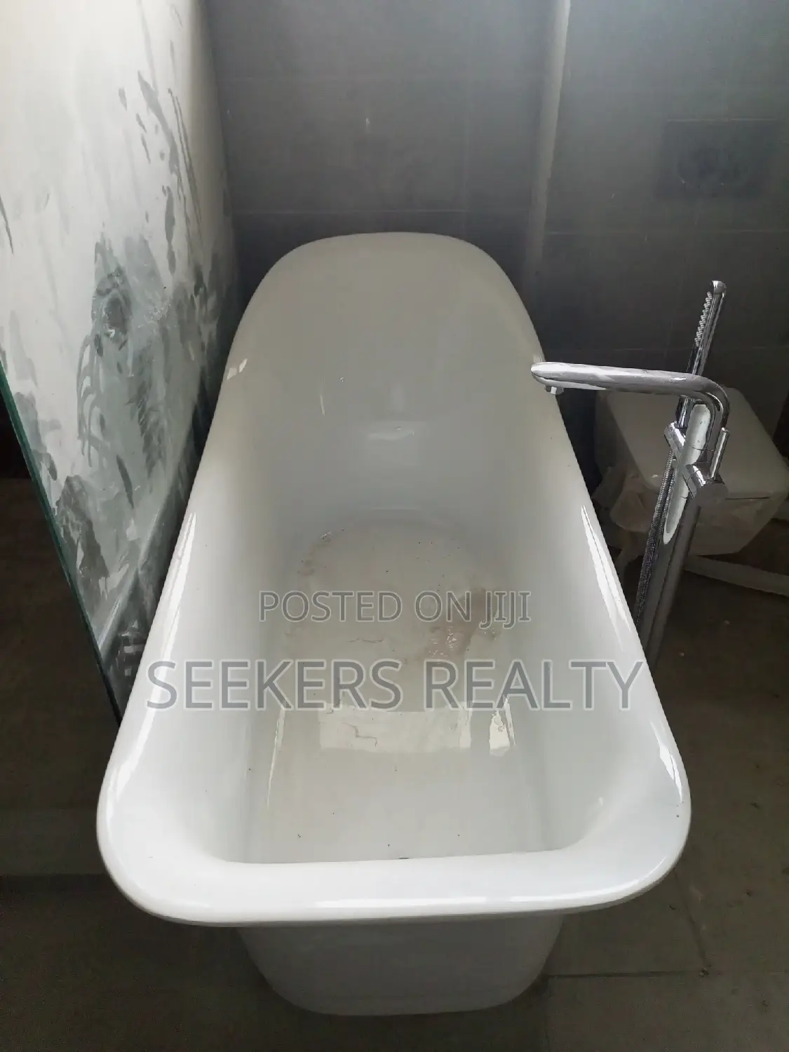 4bdrm Townhouse / Terrace in Seekers Realty, Cantonments for rent