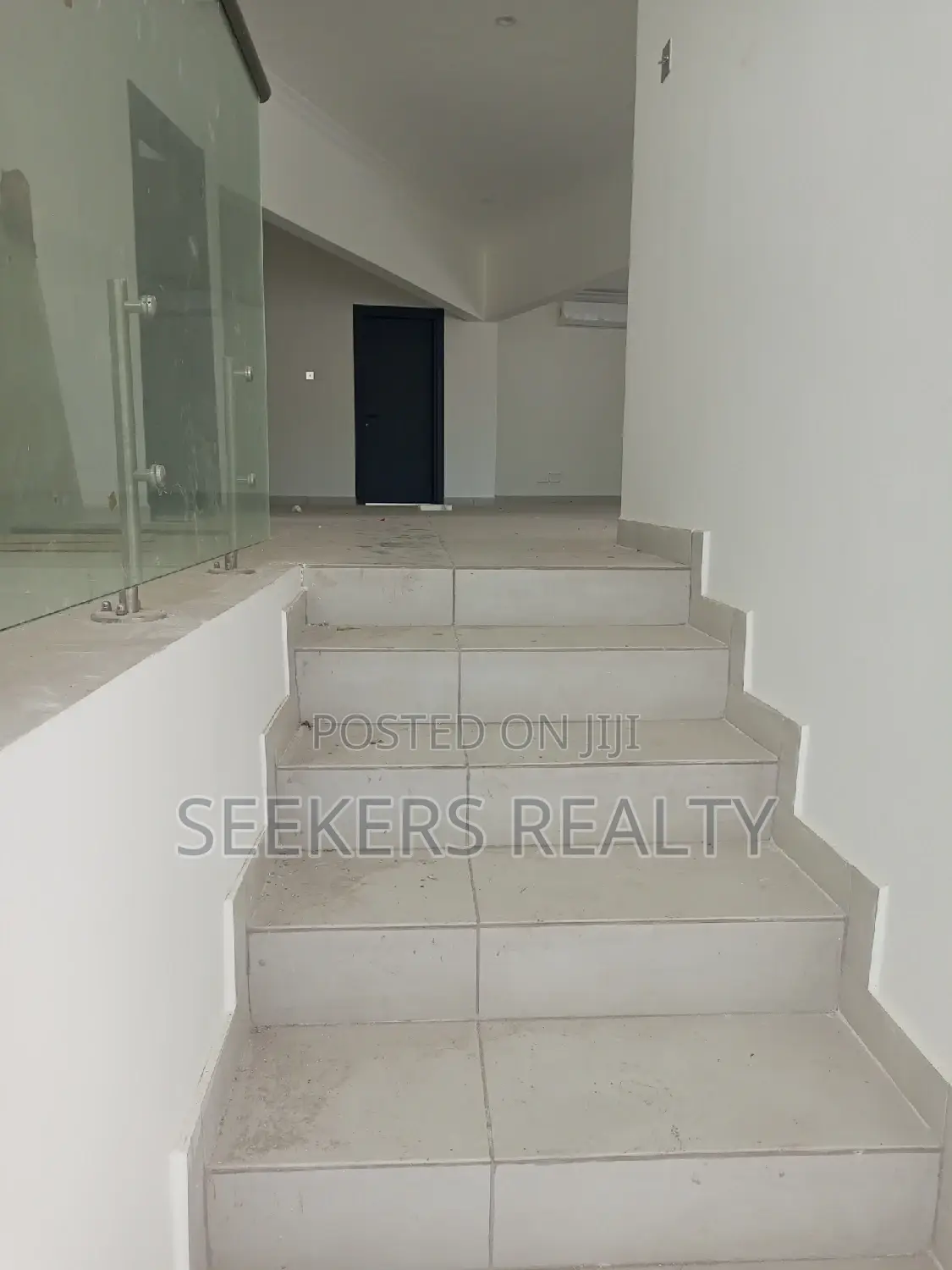 4bdrm Townhouse / Terrace in Seekers Realty, Cantonments for rent