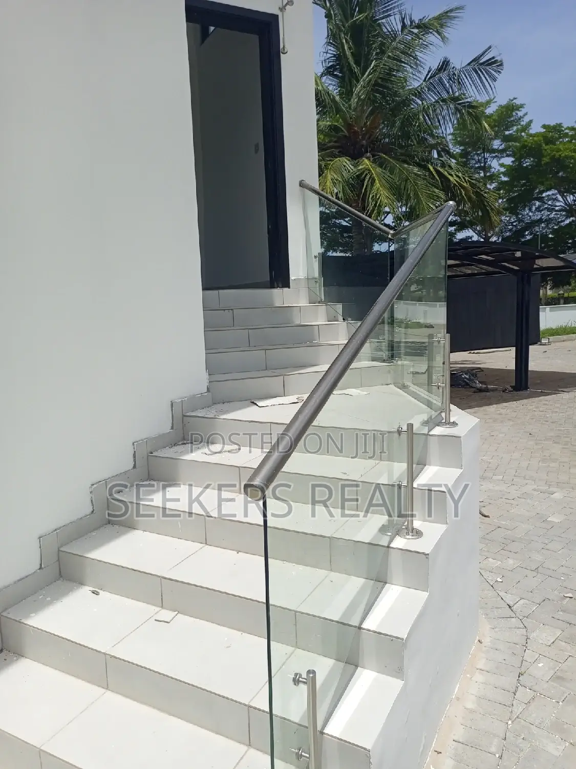 4bdrm Townhouse / Terrace in Seekers Realty, Cantonments for rent