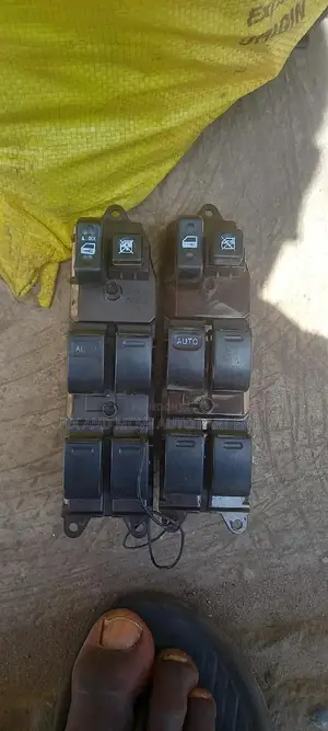 Toyota Corolla 2003-2013 Main Door SWITCH/CONTROL Available