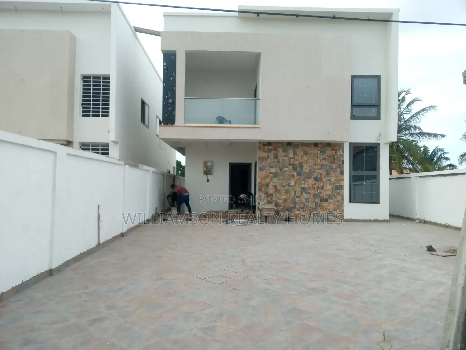 4bdrm Mansion in Community 18, Spintex for sale