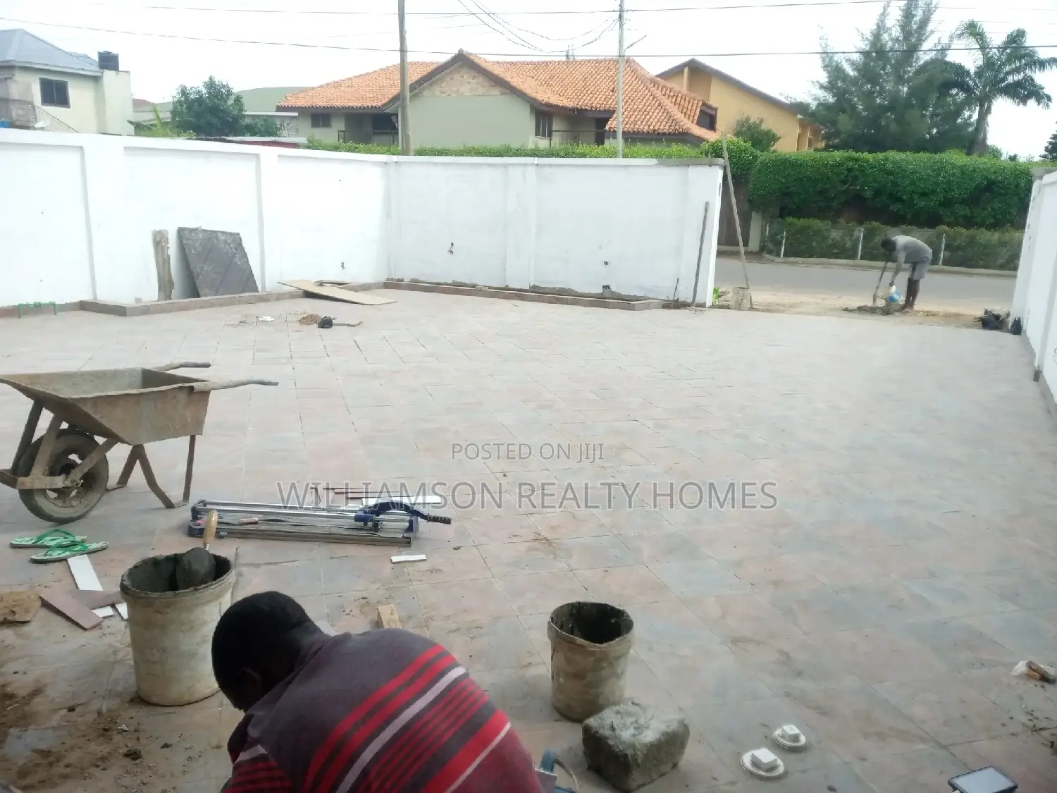 4bdrm Mansion in Community 18, Spintex for sale