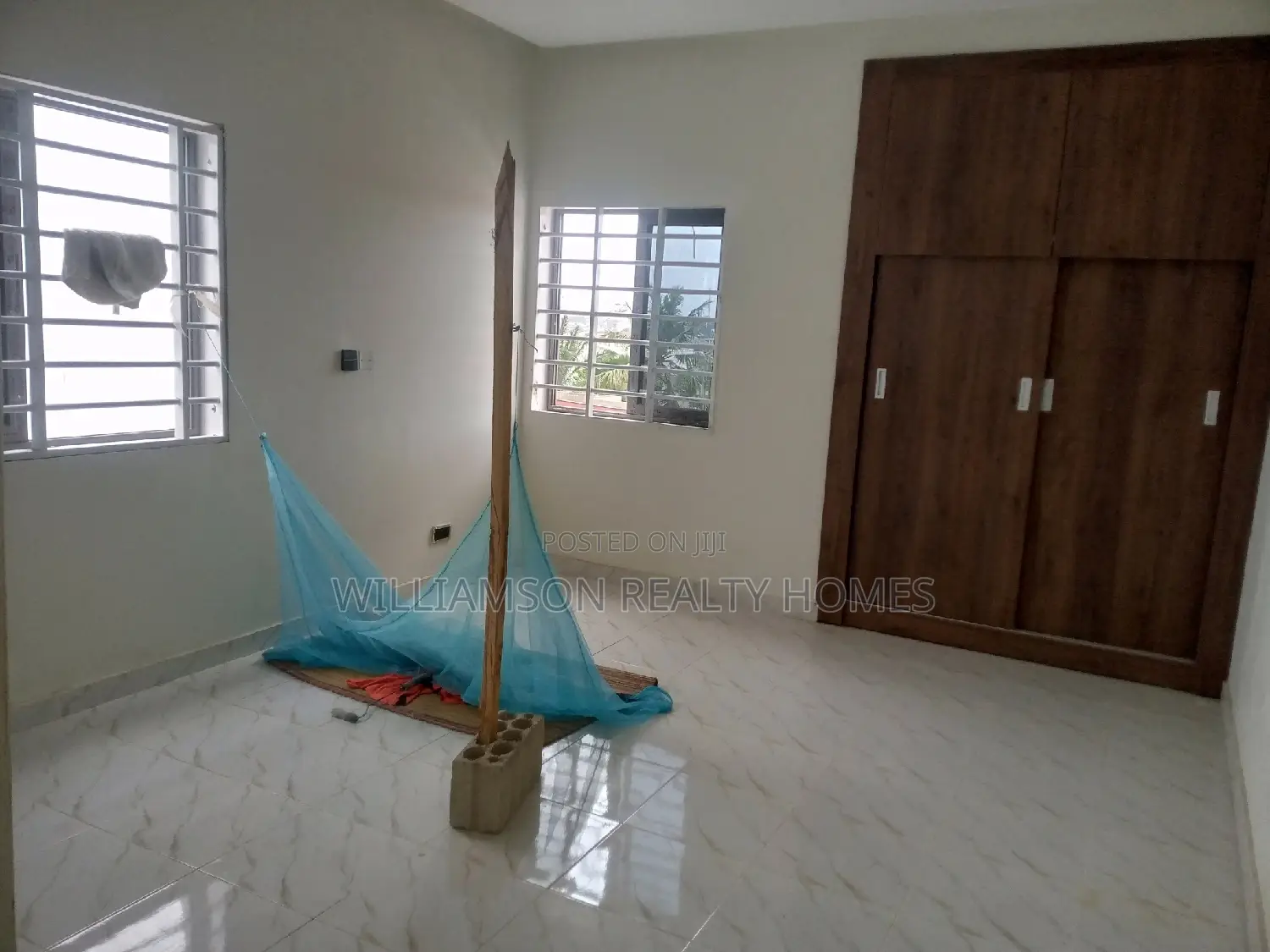 4bdrm Mansion in Community 18, Spintex for sale