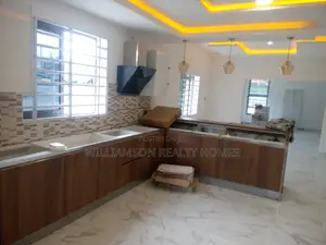 4bdrm Mansion in Community 18, Spintex for sale