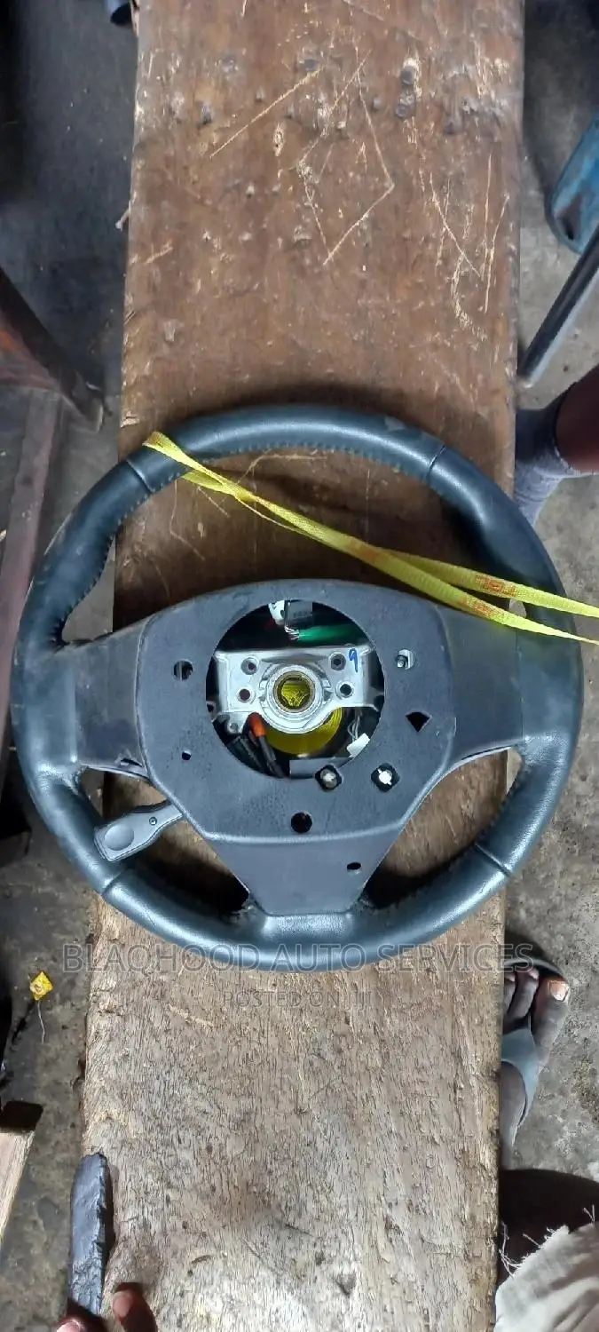 Toyota Corolla 2014-2017 STEERING WHEEL AIRBAG Available