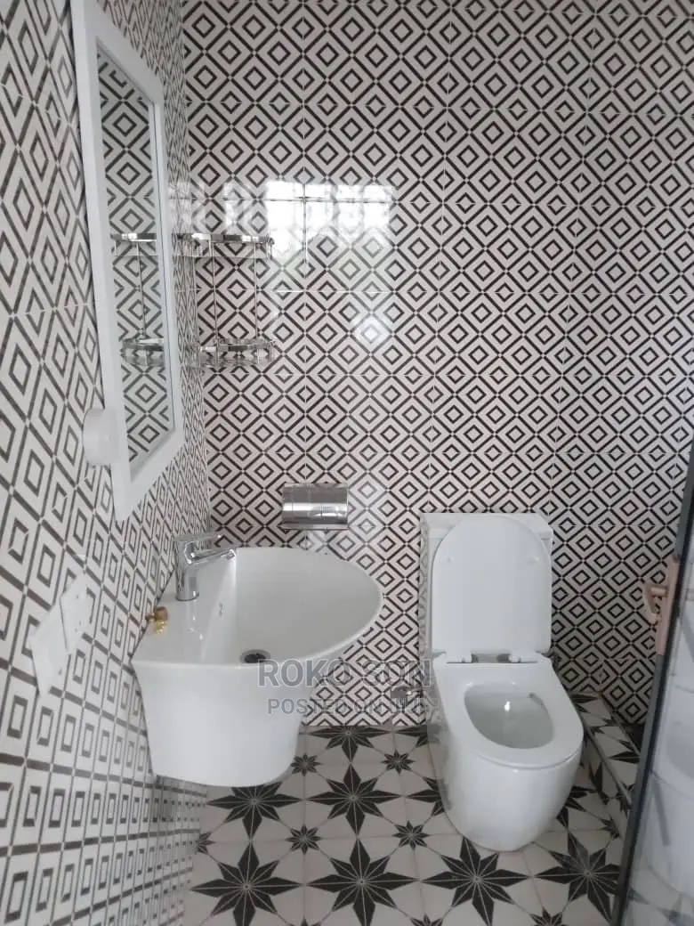 4bdrm Duplex in Dr Roko, CFC Estates for sale