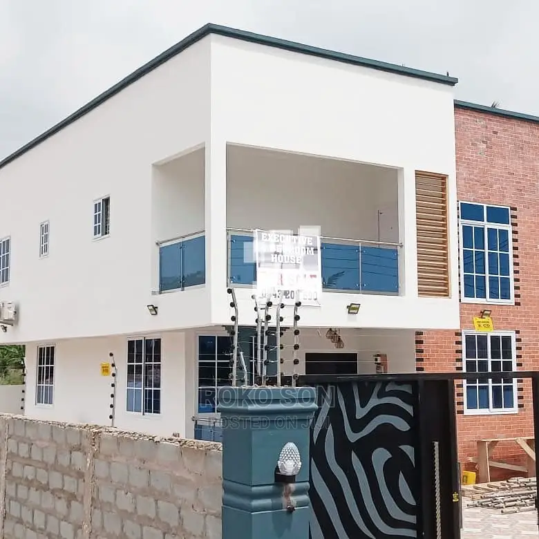 4bdrm Duplex in Dr Roko, CFC Estates for sale