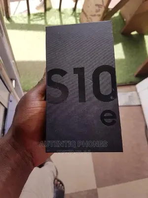 New Samsung Galaxy S10e 128 GB Black