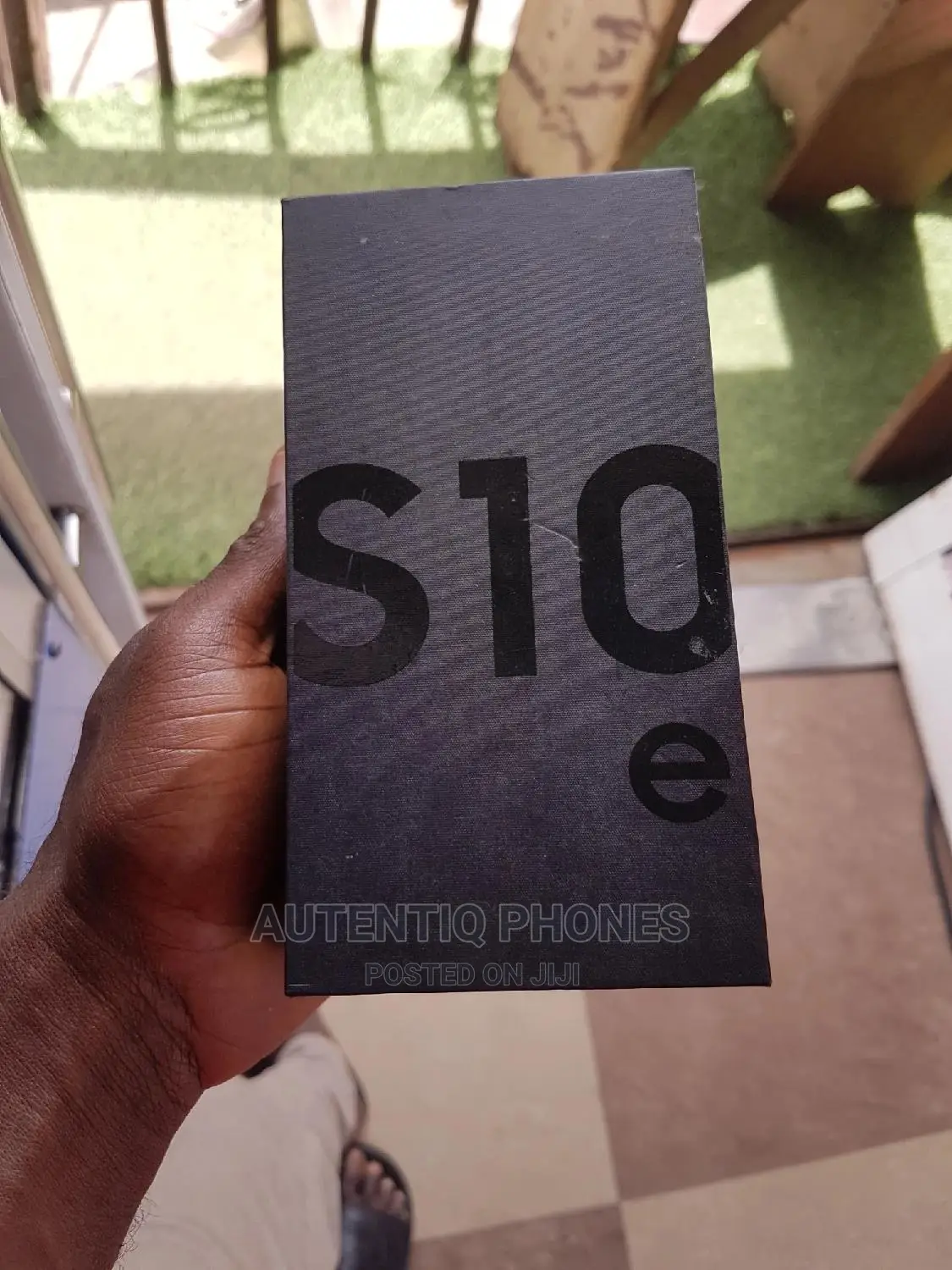 New Samsung Galaxy S10e 128 GB Black