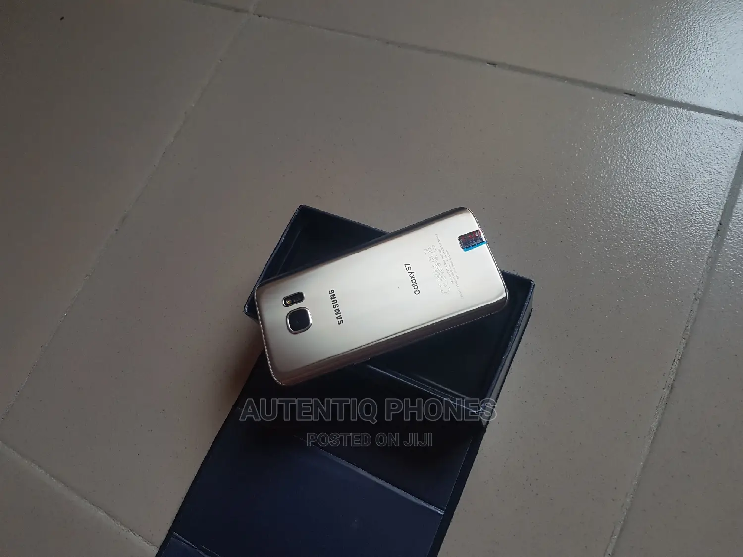 New Samsung Galaxy S7 32 GB Gold