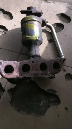200-2014 Vitz 4 Plugs Catalytic Converter in Stock and for All Cars