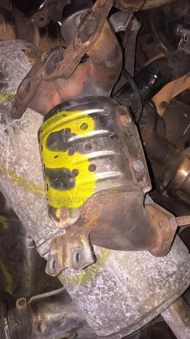 Toyota Vitz/Yaris 2011-2014 Catalytic Converter for Sale