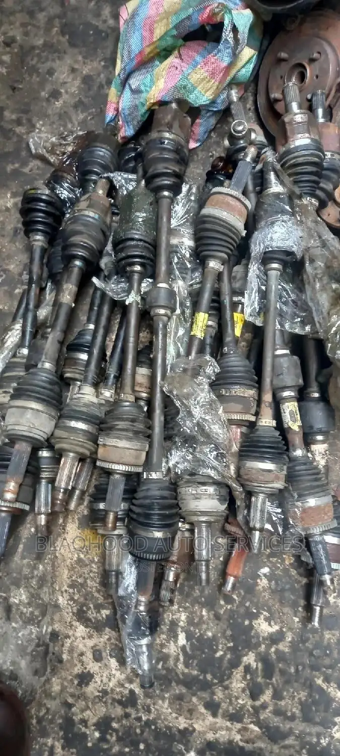 Toyota Yaris/ Vitz 2008-14 Front DRIVE SHAFT Pair in Stock