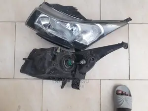 Chevrolet Cruze Head Lights