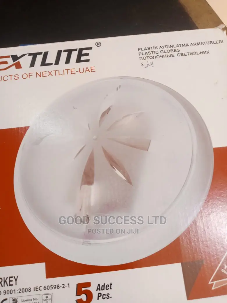 Universer Ceiling Light