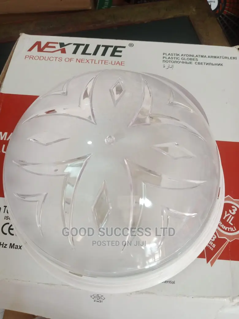 Universer Ceiling Light