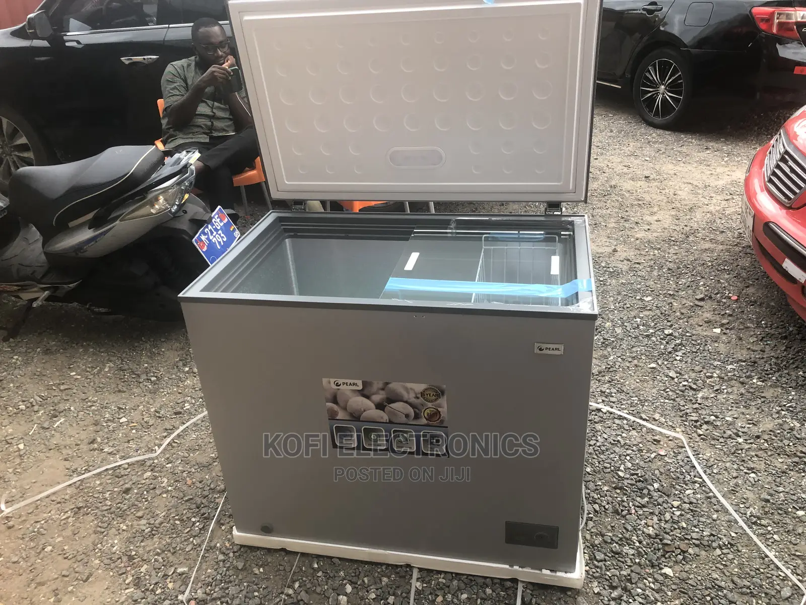 Quiet Operated Pearl PCF-290 251L Single Door Chest Freezer