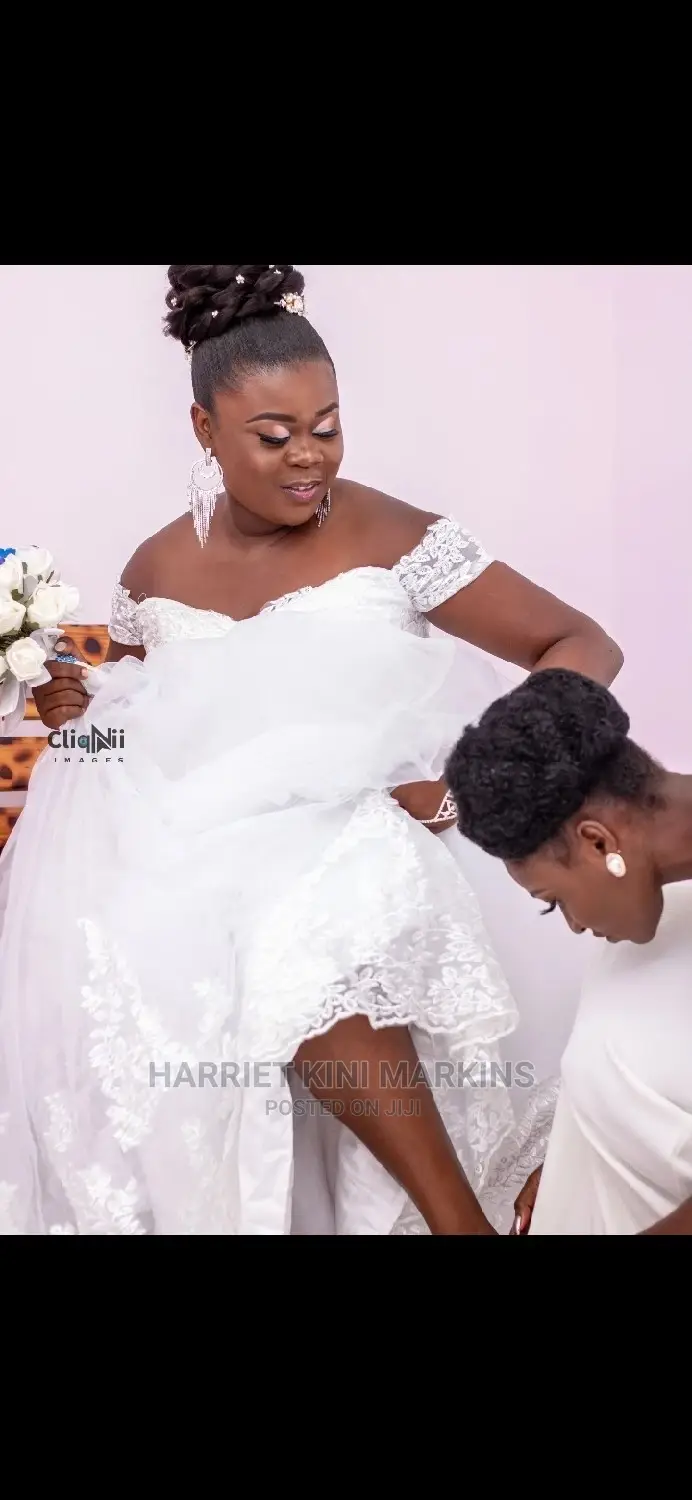 Gowns and Accessories Rent PROMOTIONE