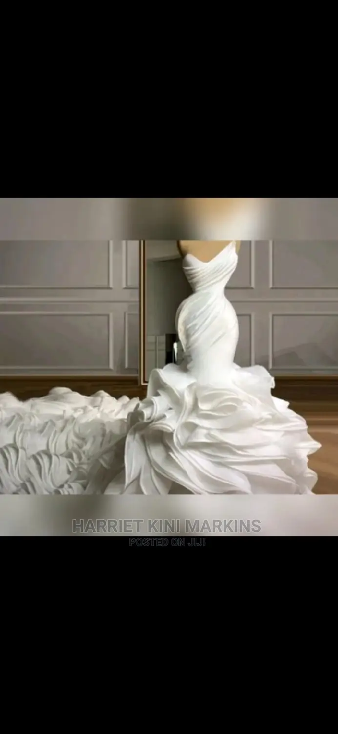 Gowns and Accessories Rent PROMOTIONE
