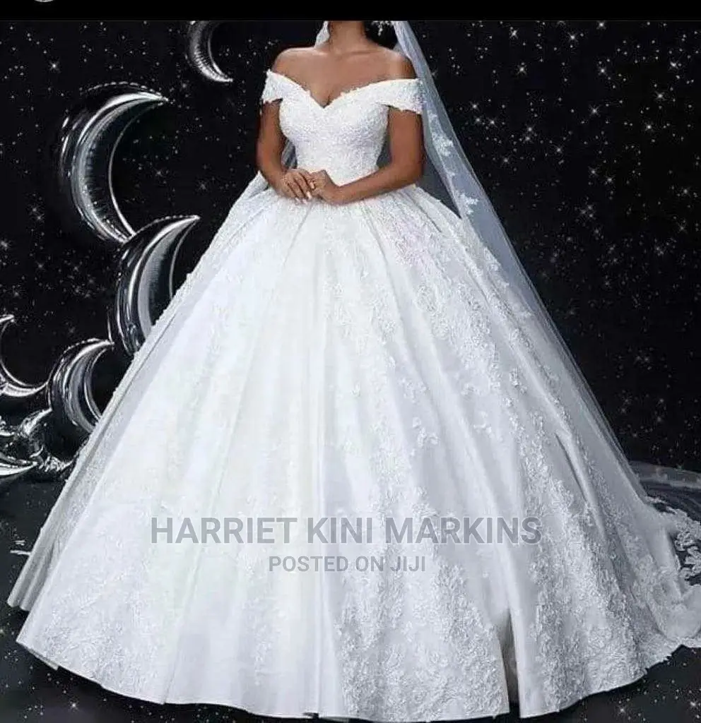 Gowns and Accessories Rent PROMOTIONE
