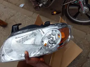 Nissan Sentra 2004/6 Headlight Pair.