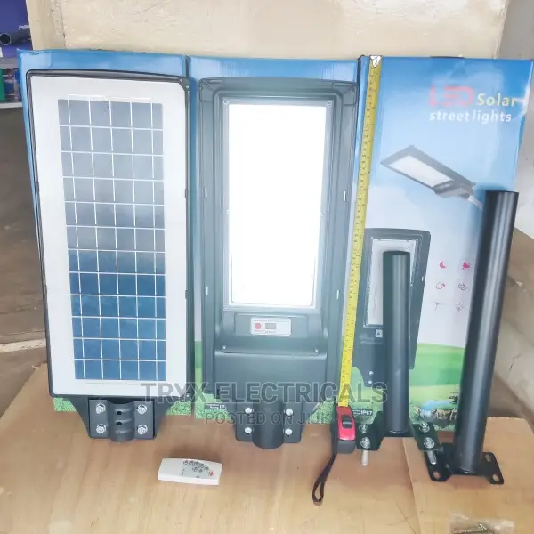 600W LED Solar Street Light With Remote- Black