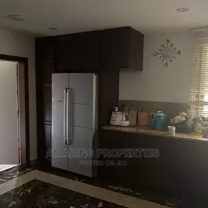 6bdrm Penthouse in Airport for Sale