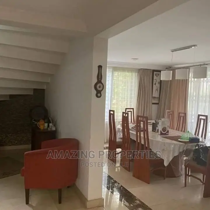 6bdrm Penthouse in Airport for Sale